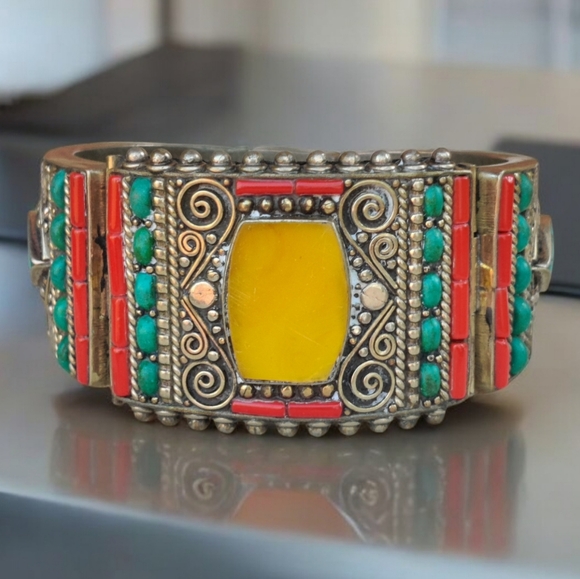 Vintage 150gram sterling tibetan stone bracelet